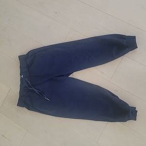 Lululemon size 6 Navy pants